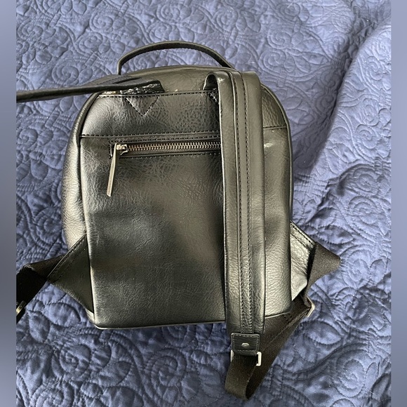 Matt & Nat Olly Vegan Bag Purity in Black mini backpack - Picture 6 of 11